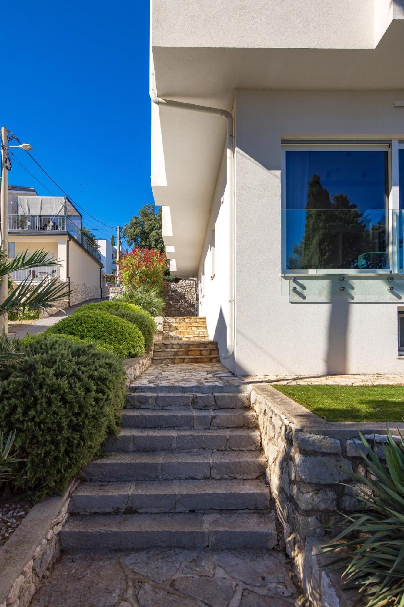 Rocky Beach Rooms Нови-Винодолски Экстерьер фото
