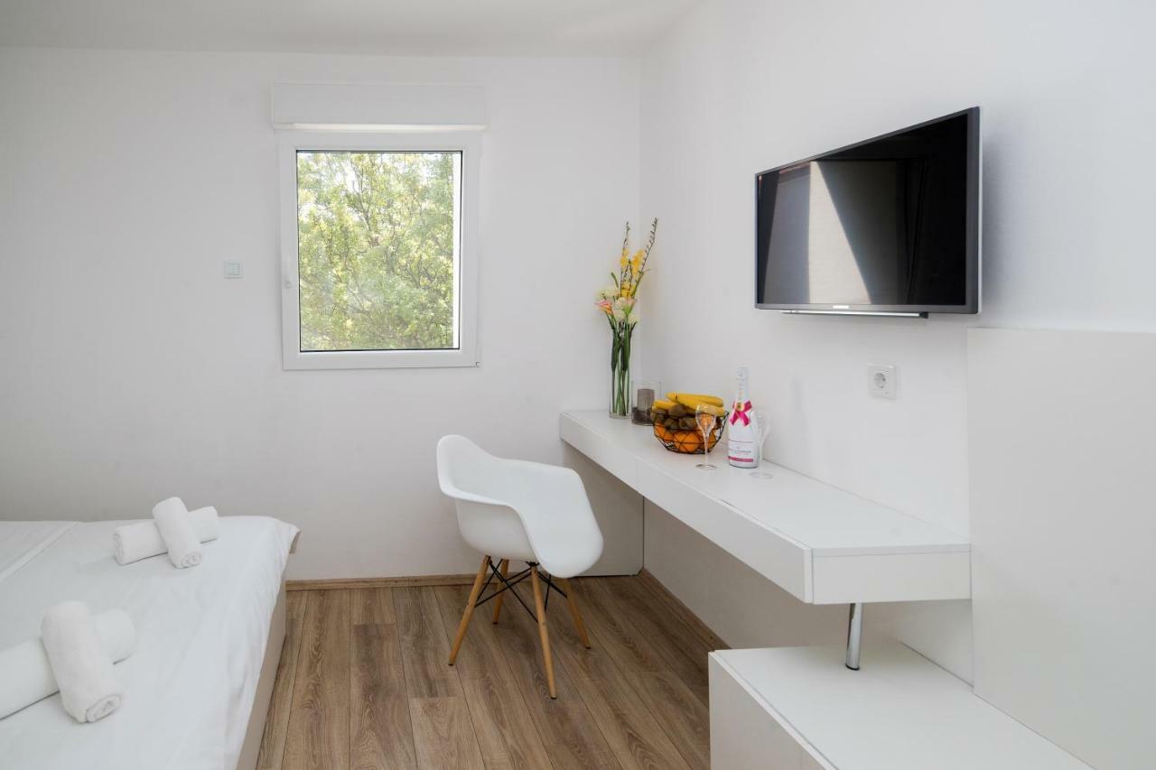 Rocky Beach Rooms Нови-Винодолски Экстерьер фото